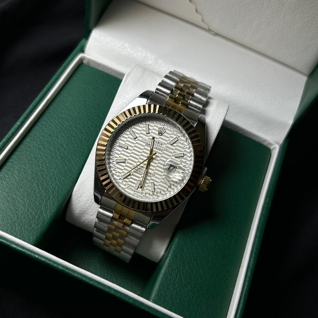 Rolex Oyster Perpetual in Oyster steel (white dial)